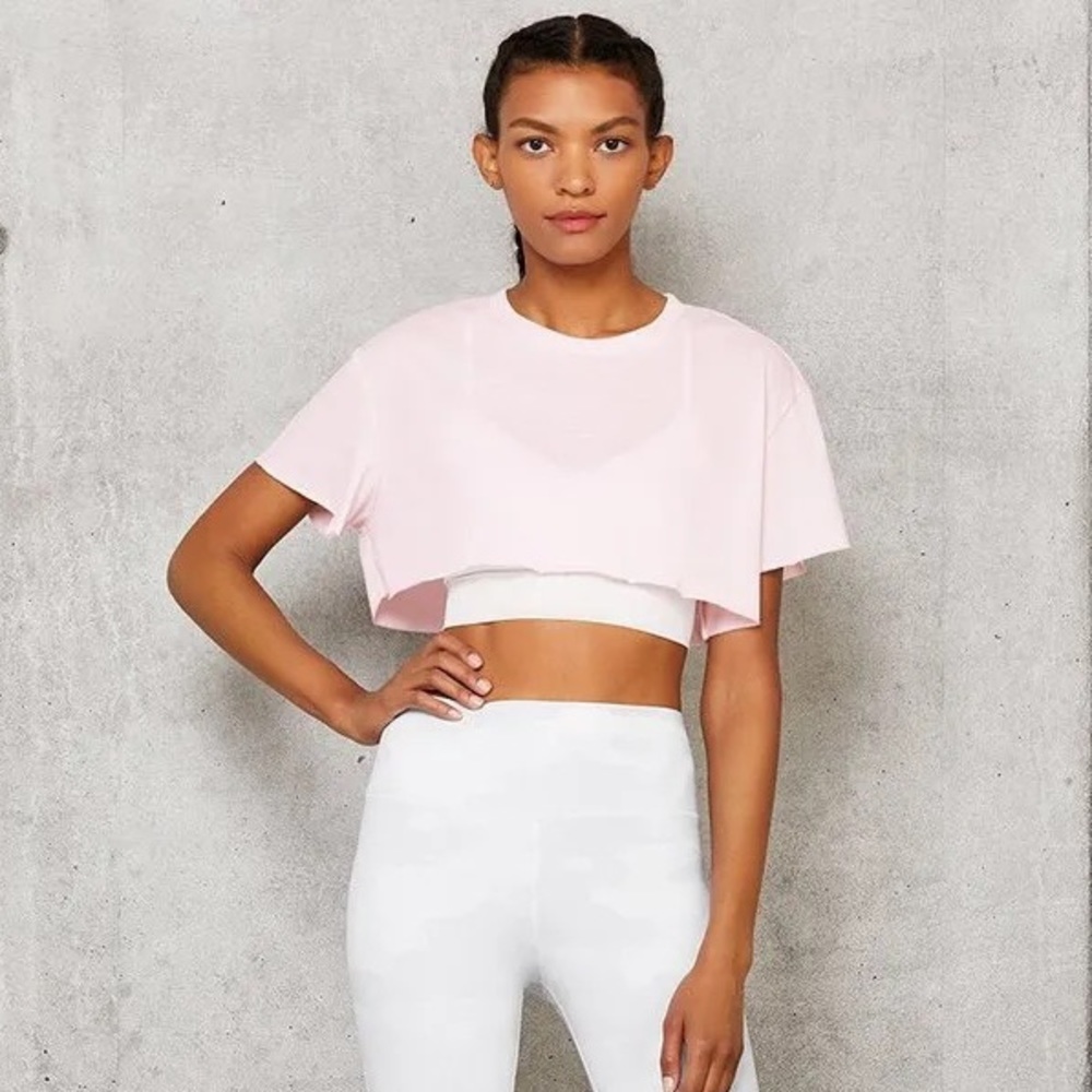 Alo yoga cropped short sleeve tee